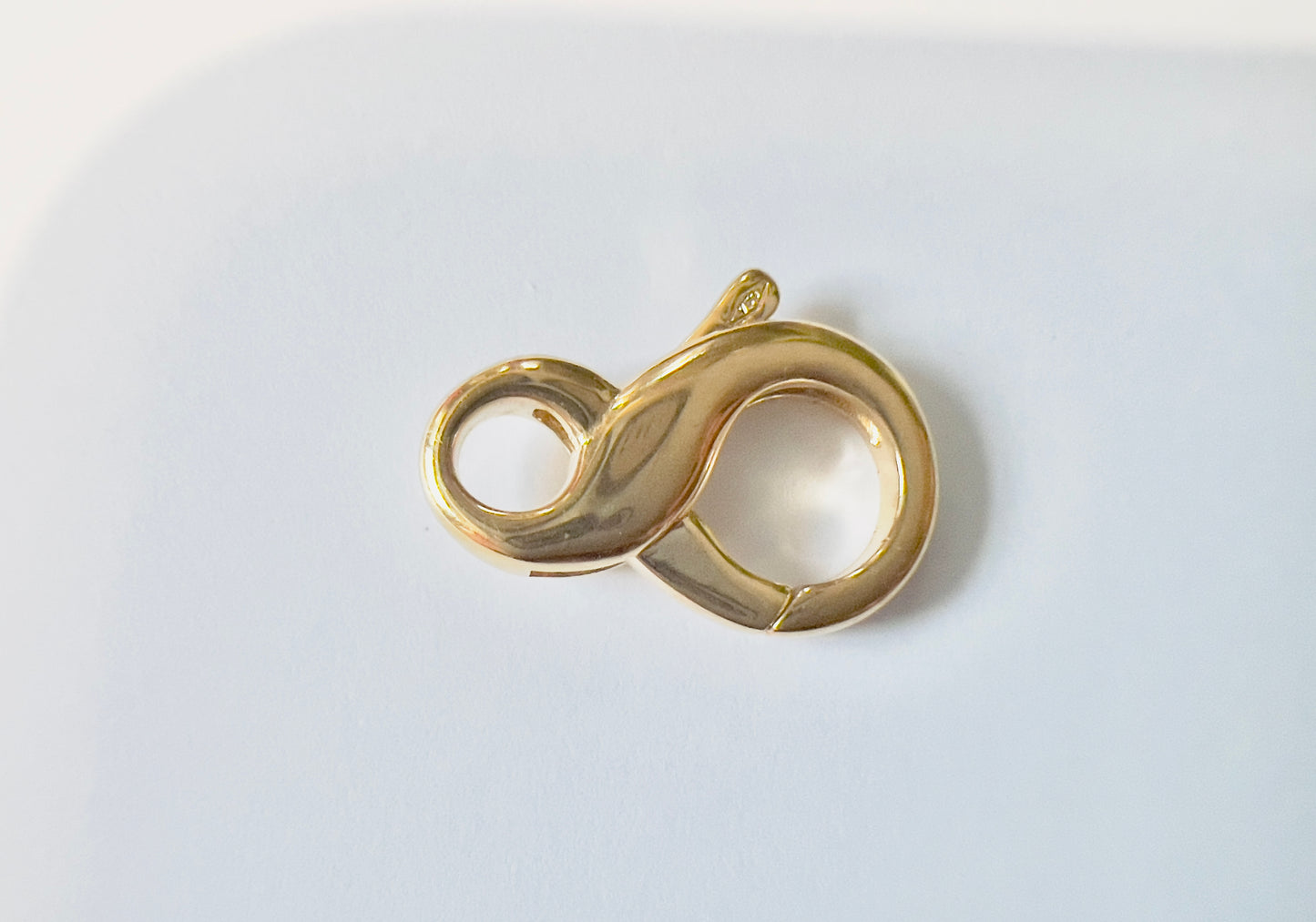 18-carat gold lobster clasp, infinity shape in 18k 750 yellow gold